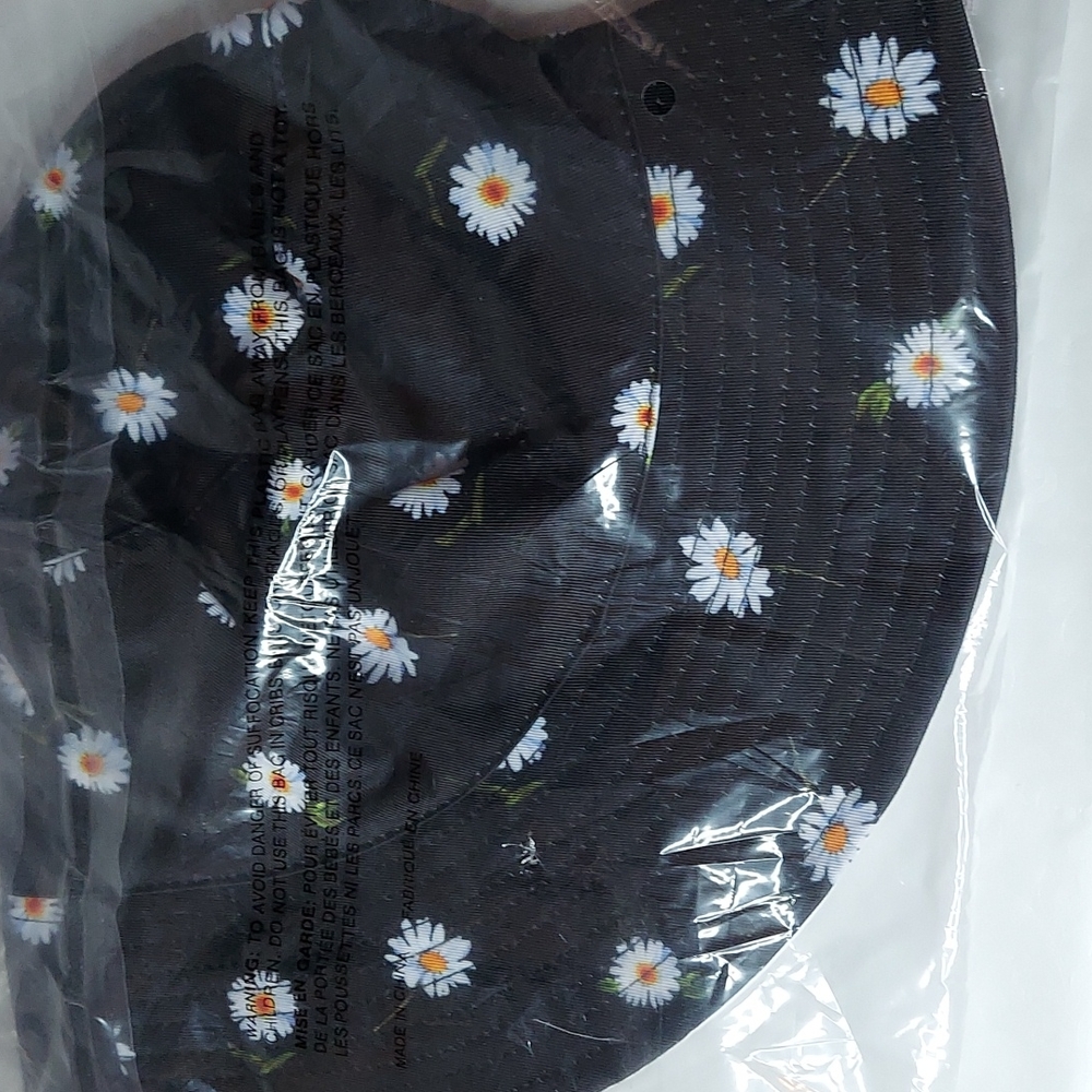 Alice + Olivia Daisy Bucket hat - Picture 3 of 3